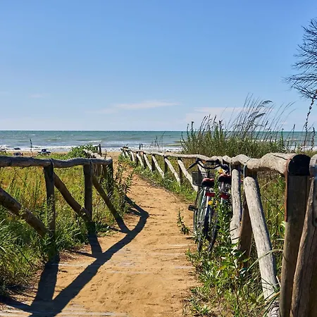 דירה Embrace The Sea Breeze In