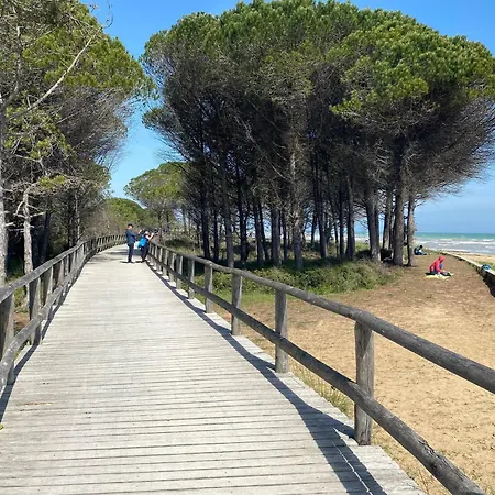 Embrace The Sea Breeze In דירה *